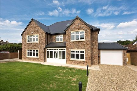 Five bedroom, new build family home in Ascot. - Photo 3