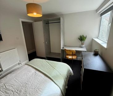 Room in a Shared Flat, Hotwell Road, BS8 - Photo 6