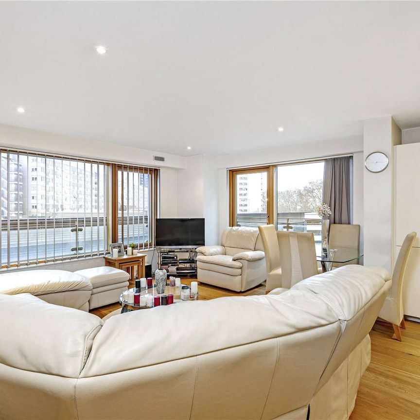 Hardwicks Square, Wandsworth, London, SW18 4HU - Photo 1