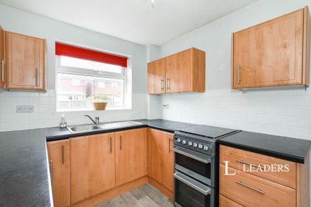 4 bedroom detached house to rent - Photo 3