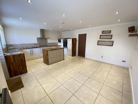 3 bedroom detached house to rent - Photo 4