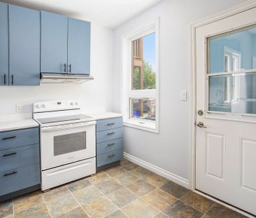 For Lease - 258 Park Street Unit# 1, Vanier and Kingsview Park, Ont... - Photo 2