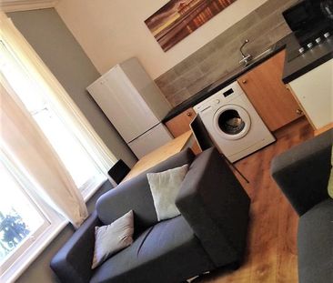 Room in a Shared Flat, Off Lark Lane, L17 - Photo 5