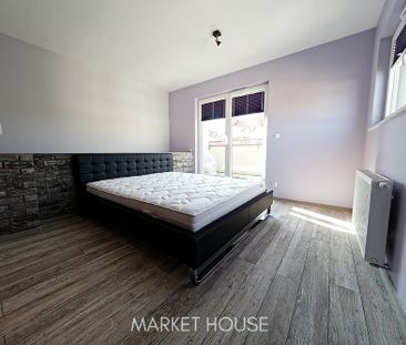 2 pokoje na 2 poziomach z 2 balkonami i garażem - Фото 5