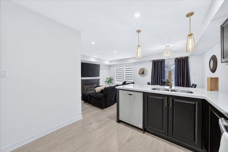 For Lease - 41 Pumpkin Corner Crescent Unit# 4, Barrie, Ontario - Photo 3