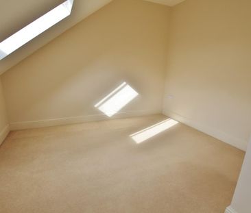 4 bedroom detached house to rent - Photo 2