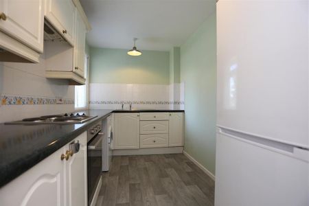 2 bedroom flat to rent - Photo 3