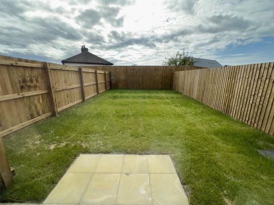 3 bedroom semi-detached house to rent - Photo 1