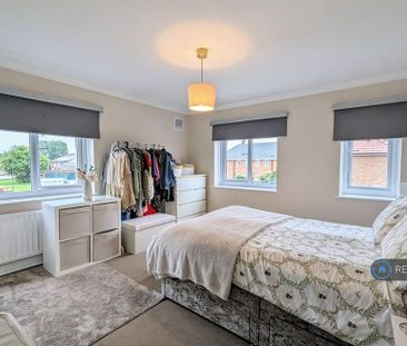 3 bedroom flat to rent - Photo 6