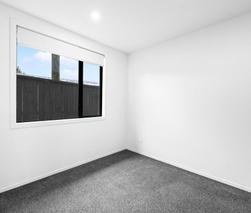 Enjoy the convenience of low-maintenance living in this near-new, s... - Photo 3