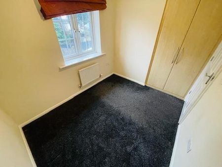 4 bedroom detached house to rent - Photo 3