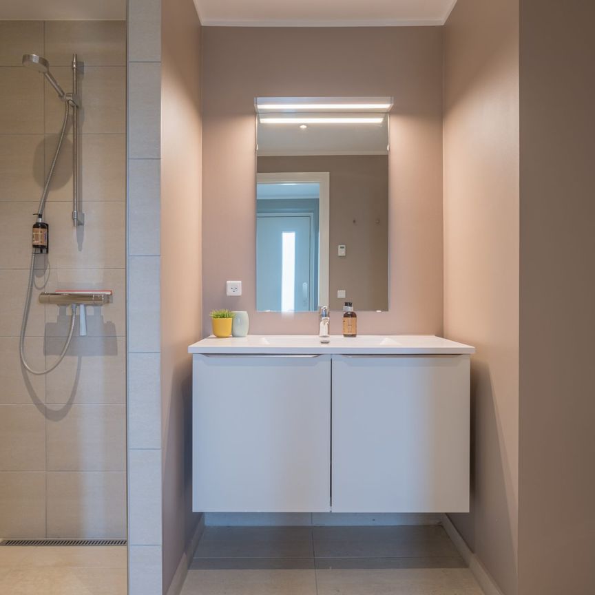 Møbleret 3-værelses lejlighed med altan - Photo 1