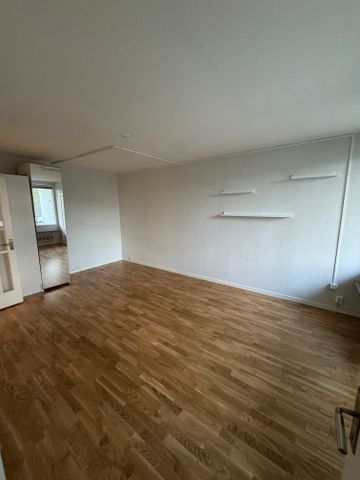 Friherregatan, Hässelby - Foto 2