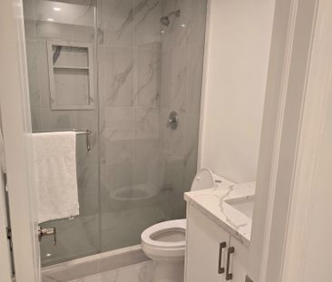 For Lease - 8 Samba Street, Richmond Hill, Ontario - Photo 2