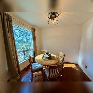 3 Bed 1 Bath For Rent Parkallen Edmonton - Photo 1