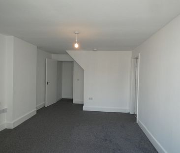 Bond Street Flat 3 - Photo 2