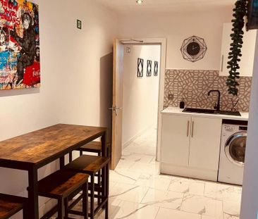 1 bedroom in a house share to rent - Photo 5