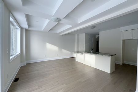 For Lease - 9 Schmeltzer Crescent, Richmond Hill, Ontario - Photo 4