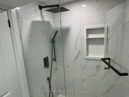 Detached Home For Lease | W9229490 - Photo 3