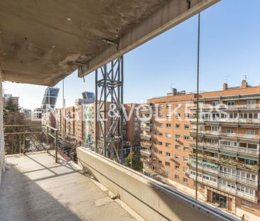 Apartamento de alquiler en Calle de Mauricio Legendre, Castilla - Photo 5