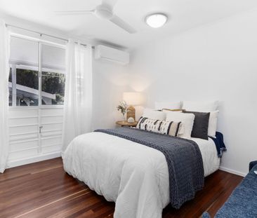 Beautifully Presented Home in a Premier Location - Photo 6