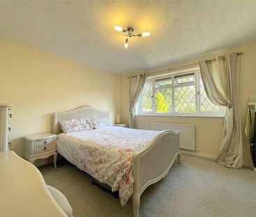5 bedroom detached house to rent - Photo 4