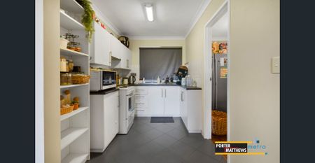 Beautifully situated Unit in the Heart of Vibrant Victoria Park - Photo 5