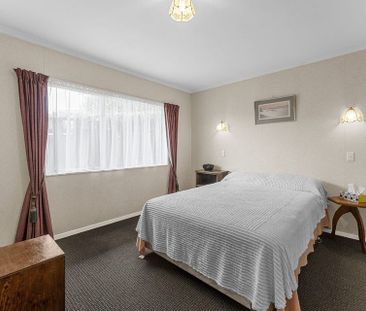 Charming 3BR Greerton Retreat! - Photo 4