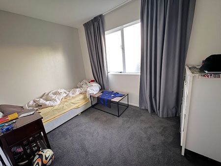 A very tidy home close to Rolleston library - Photo 4