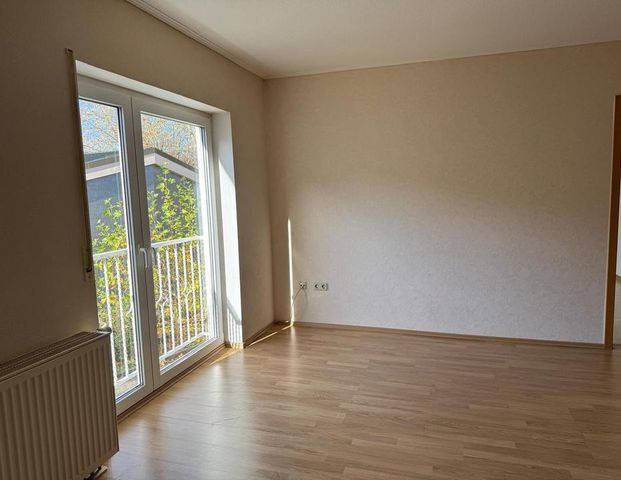 Wohnung mit Küche und Stellplatz in zentraler Lage - Foto 1