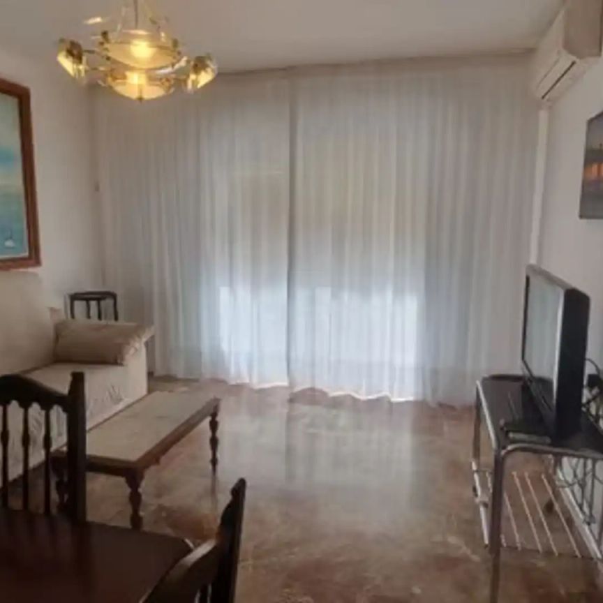 Piso de alquiler en Calle Álvarez Pelayo, La Cruz - Photo 1