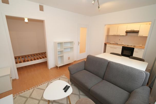 1,5-Zimmer Apartment mit Möblierung in ruhiger zentraler Lage von Duisburg-Großenbaum - Photo 1