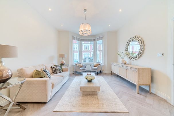 Pennard Road, London, W12 - Photo 1