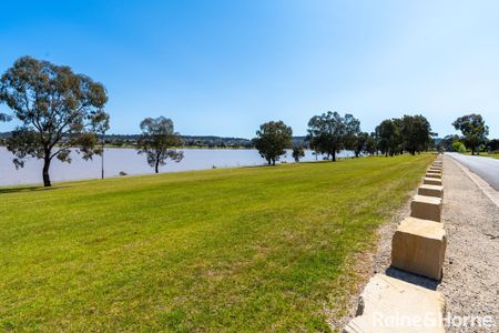 28 Eastlake Drive, Lake Albert, NSW 2650 - Photo 4