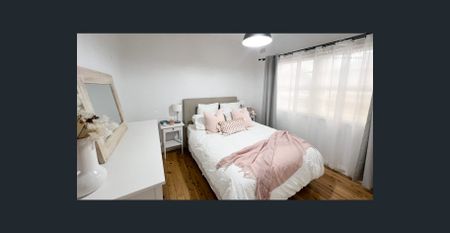 Renovated 3-Bedroom, 1-Bathroom House - Photo 4