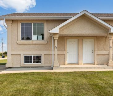 33 Fourth Avenue, Blumenort, MB - Photo 3