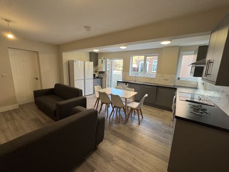 Third Avenue, Heworth - P2013 - Photo 4