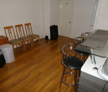 5 bedroom semi-detached house to rent - Photo 2