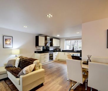 2 bedroom terraced house to rent - Photo 2