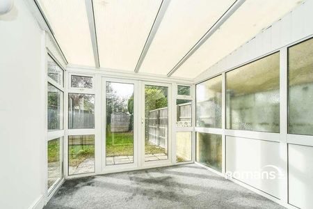 South View Avenue, Swindon, Wiltshire, SN3 - Photo 2