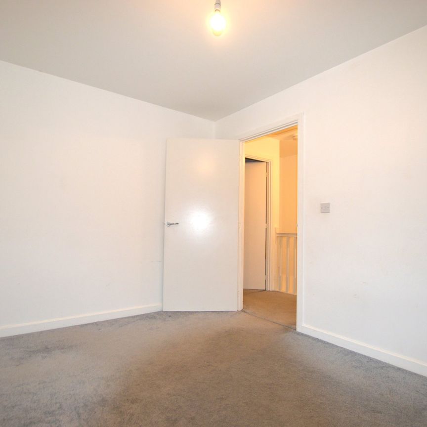 Martin Court, Sittingbourne, London - Photo 1