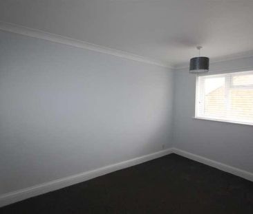 Kingfisher Close, Shoeburyness, Southend-on-sea, SS3 - Photo 4