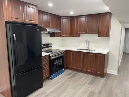 For Lease - 3727 Althorpe Circle, Mississauga, Ontario - Photo 2