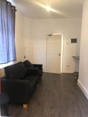 5 bedroom terraced house to rent - Photo 1