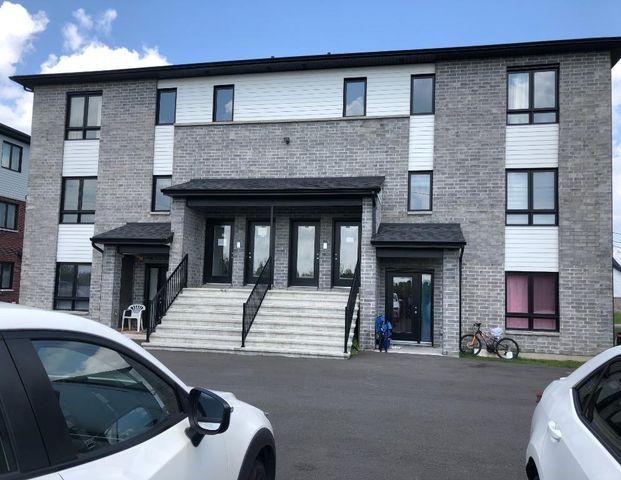 Superbe 5 1/2 à Louer - Moderne, Spacieux, Rue verdi Drummondville - Photo 1