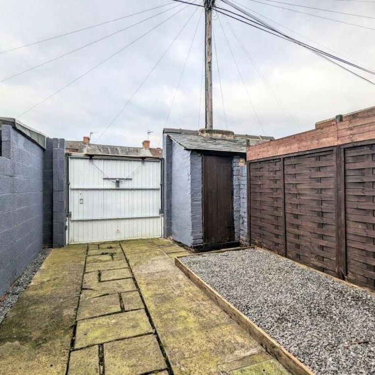 2 bedroom terraced house to rent - Photo 1