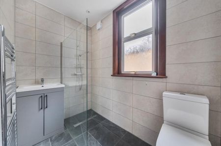 3 bedroom House To Let Total Size: 1159 SQ FT - Photo 5