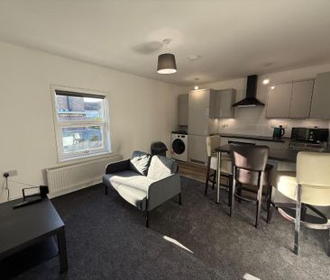 3 bedroom flat to rent - Photo 2