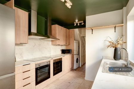 1 bedroom in a house share to rent - Photo 4