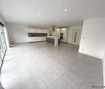 3 bedroom property to rent in Stanmore - Photo 4